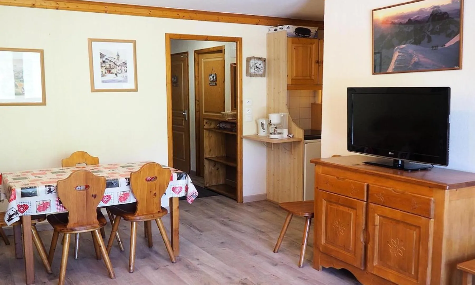 Residence Valmonts A - Appartement Spacieux - Depart Ski Aux Pieds - Balcon Mae-0294 contacts
